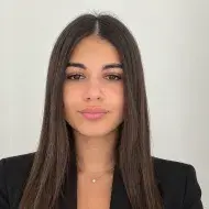 Cantante professionista e laureata in Canto Pop/Rock offre lezioni di canto personalizzate.